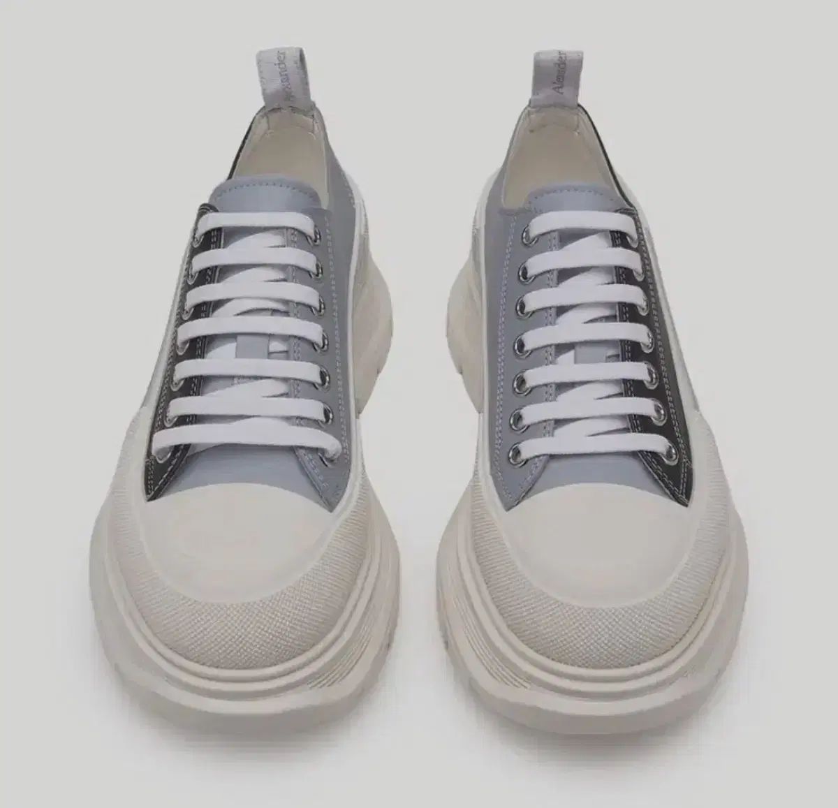 アレクサンダー alexander mcqueen(アレキサンダーマックイーン 