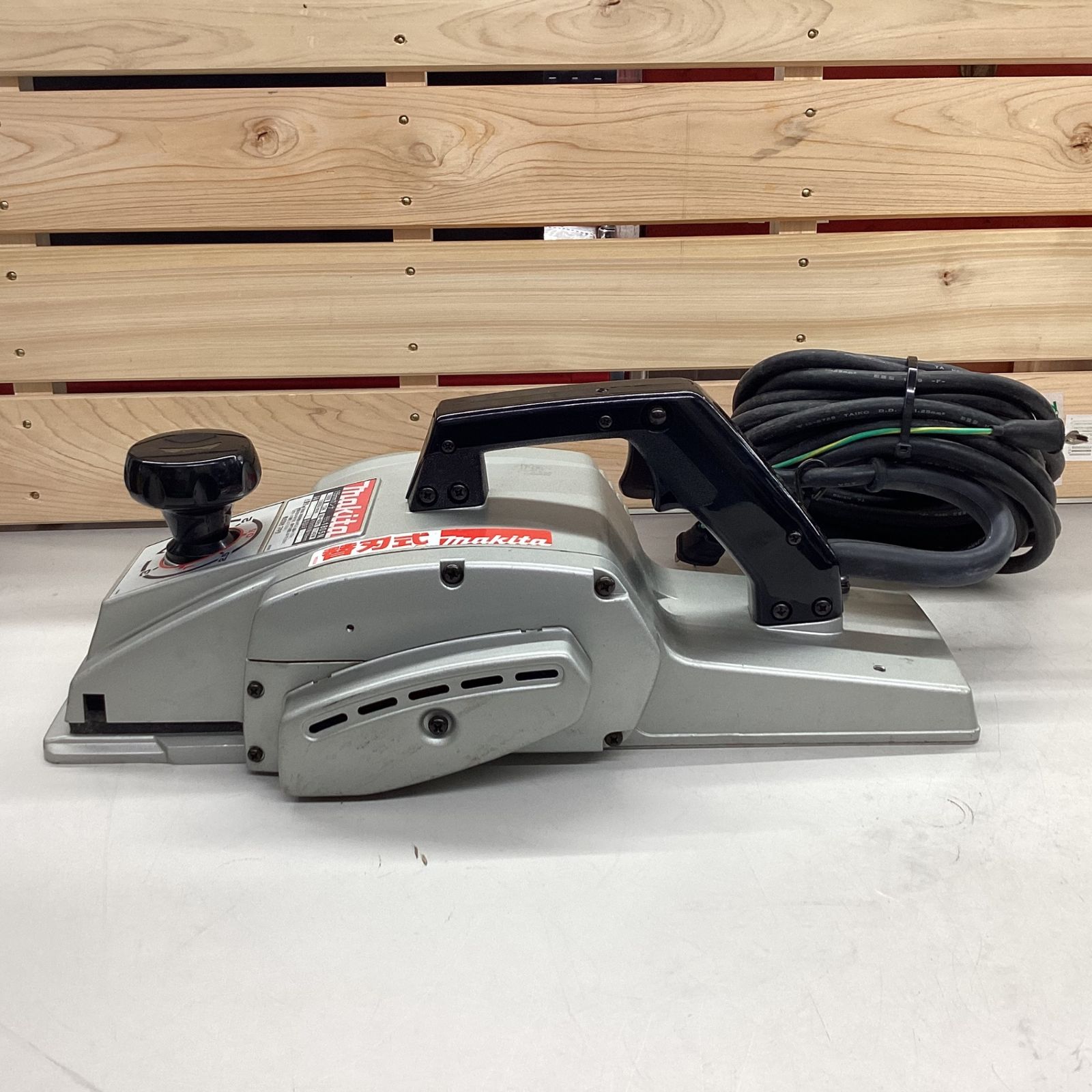 〇 マキタ(makita) 電気カンナ 1805N 【東大和店】