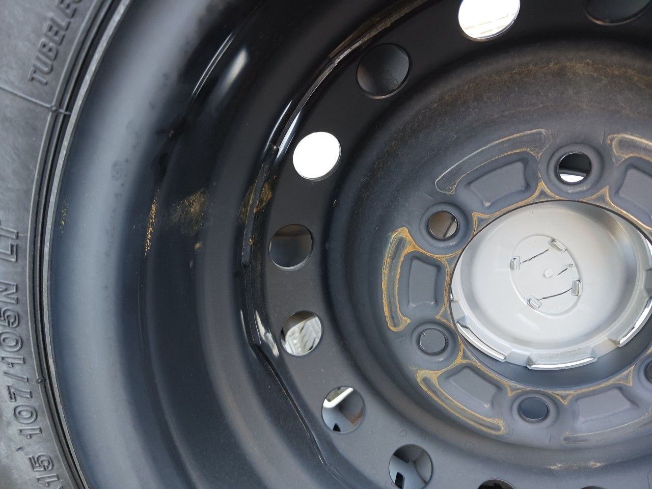 cocoa ハイエース 純正タイヤ4本セット 新車外し ハイエース 純正