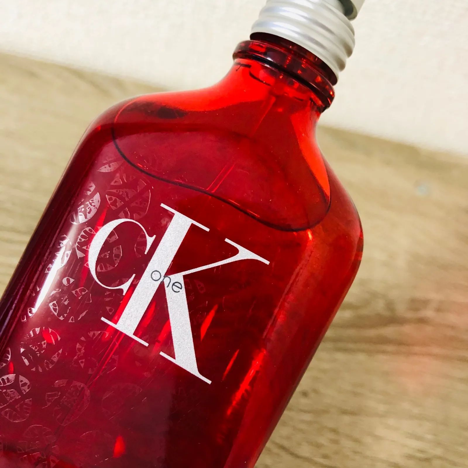 M-585 Calvin Klein カルバンクライン CK one シーケーワン red