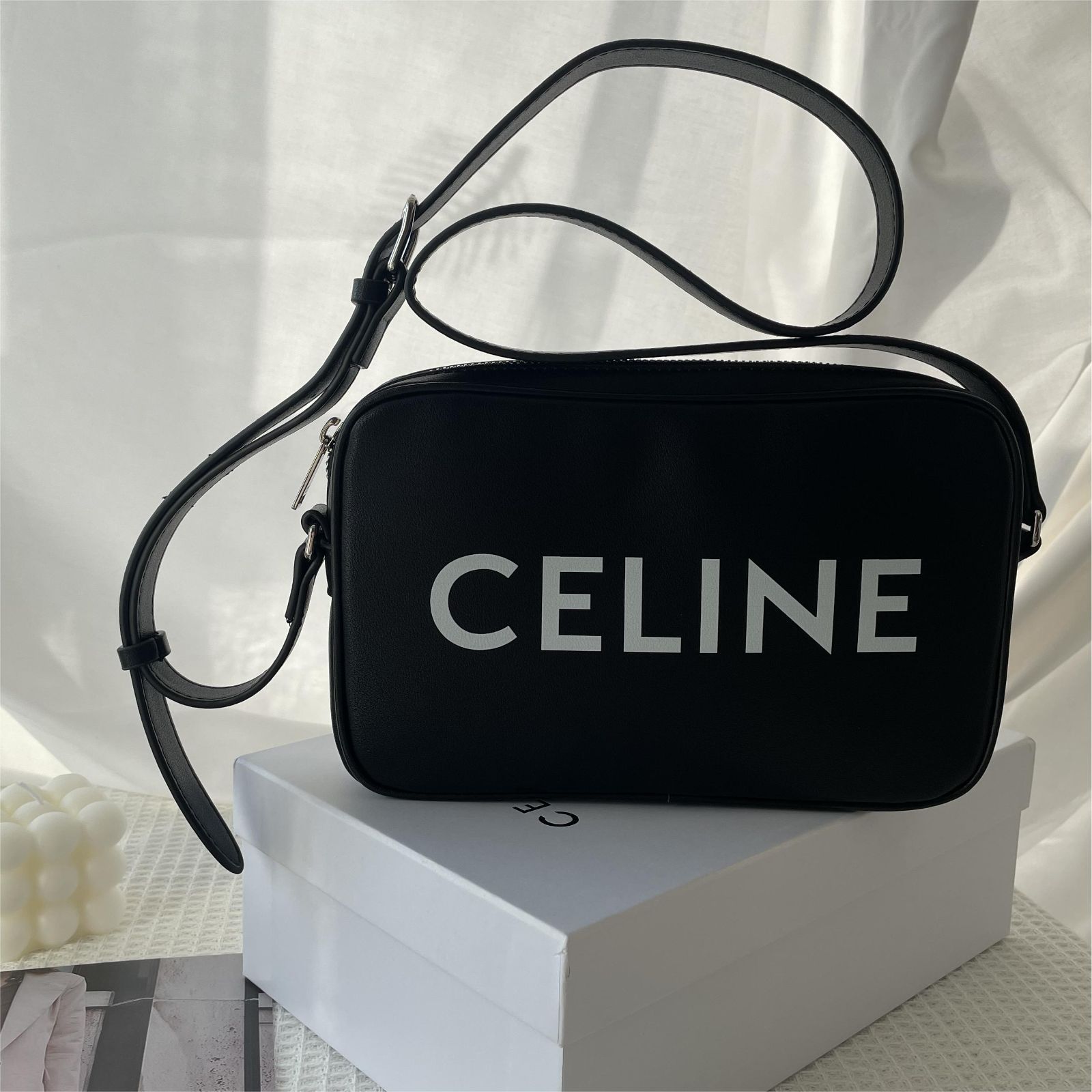 ♡ CELINE セリーヌショルダーバッグ男女兼用