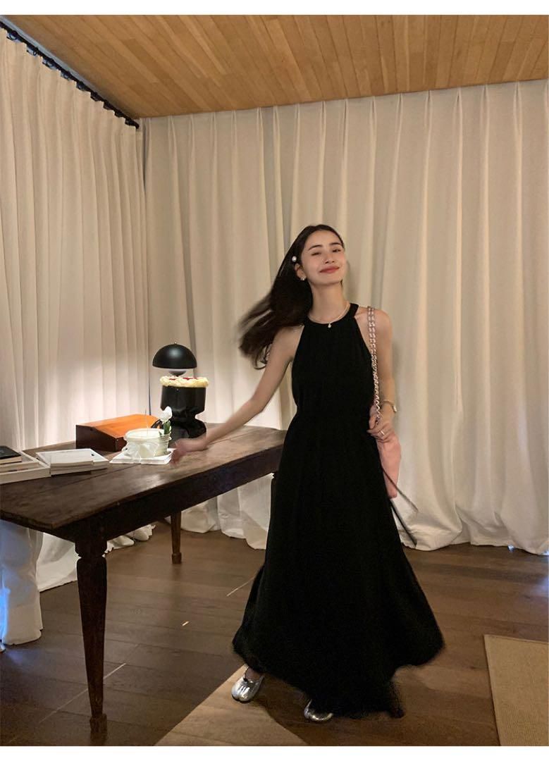 春のフレンチ風ホルターロングワンピース