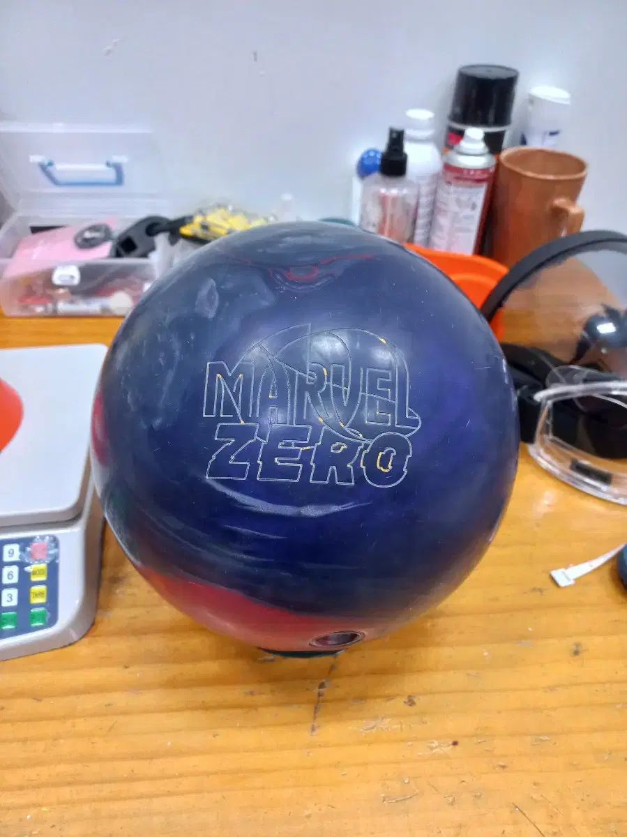 ボーリングボール 15p 2フィンガー MARVEL XERO