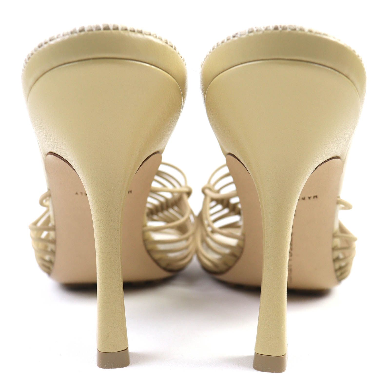 △BOTTEGAVENETA ボッテガヴェネタ 651386 CINDY シンディ レザー使 スクエアトゥ ストレッチ サンダル ミュール CANE SUGAR ベージュ系 38 箱 保存袋付き イタリア製 レディース WWW_OLIVIERBERNSTEIN_COM