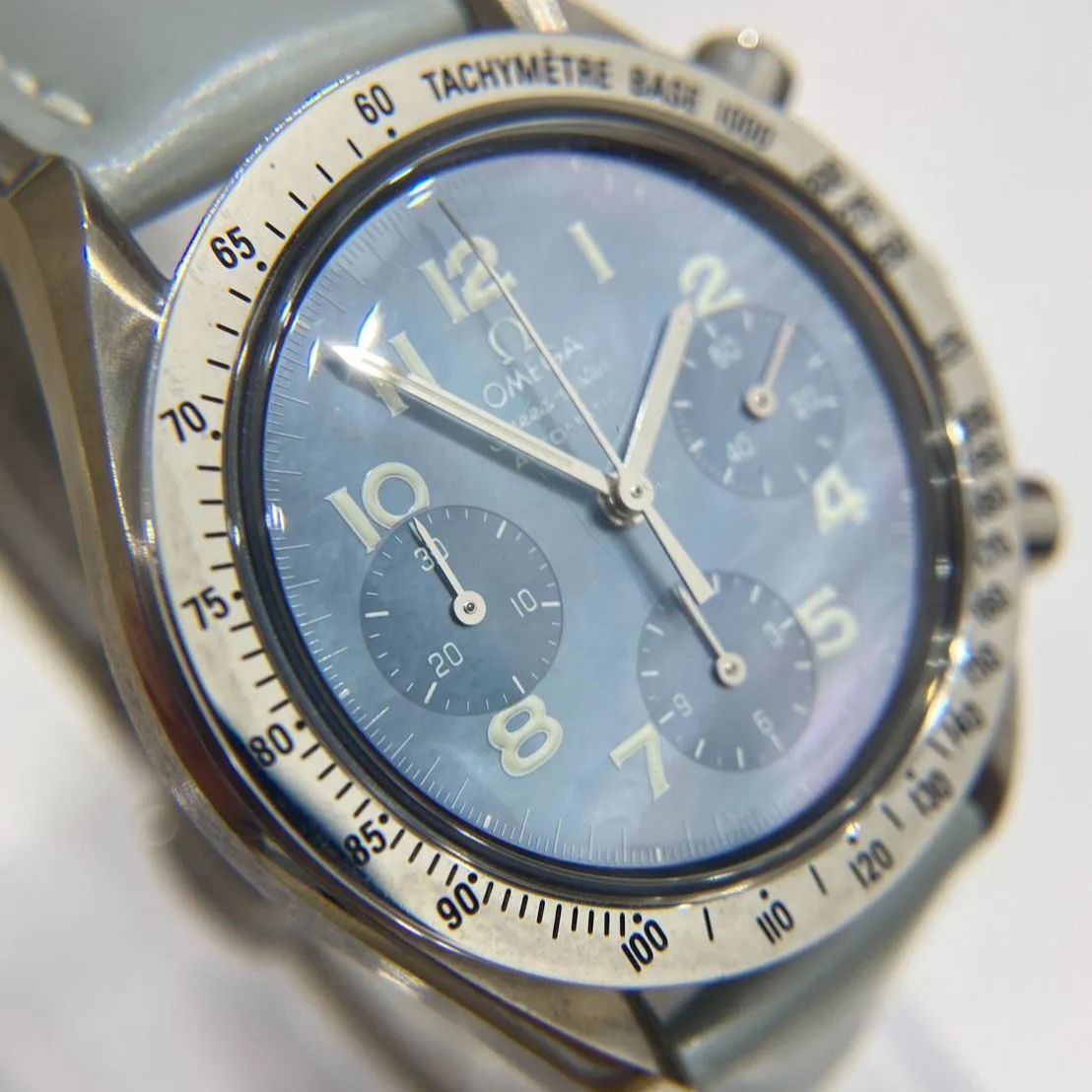 OMEGA スピードマスター自動巻きクロノグラフ シルバー白 純白”の