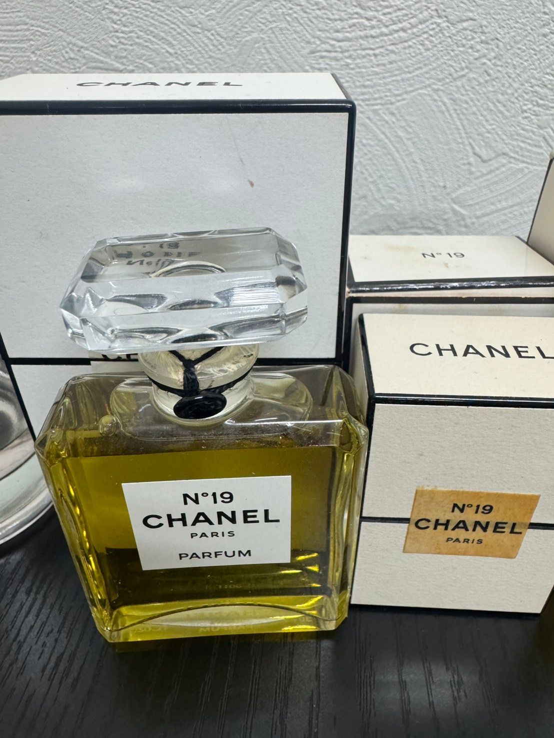 CHANEL NO19 オードパルファム ファッションキーホルダー ミニ香水 51yDZS70HXL._UF350,350_QL50_.jpg