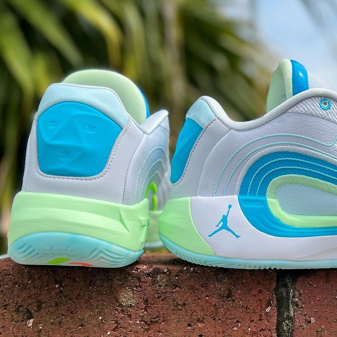JORDAN LUKA 4 PF 'LASER BLUE' ナイキ ジョーダン ルカ 4