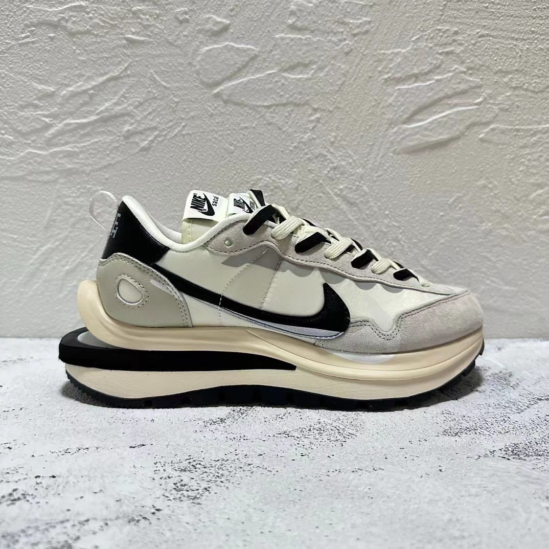 sacai × Nike LD Waffle スニーカー