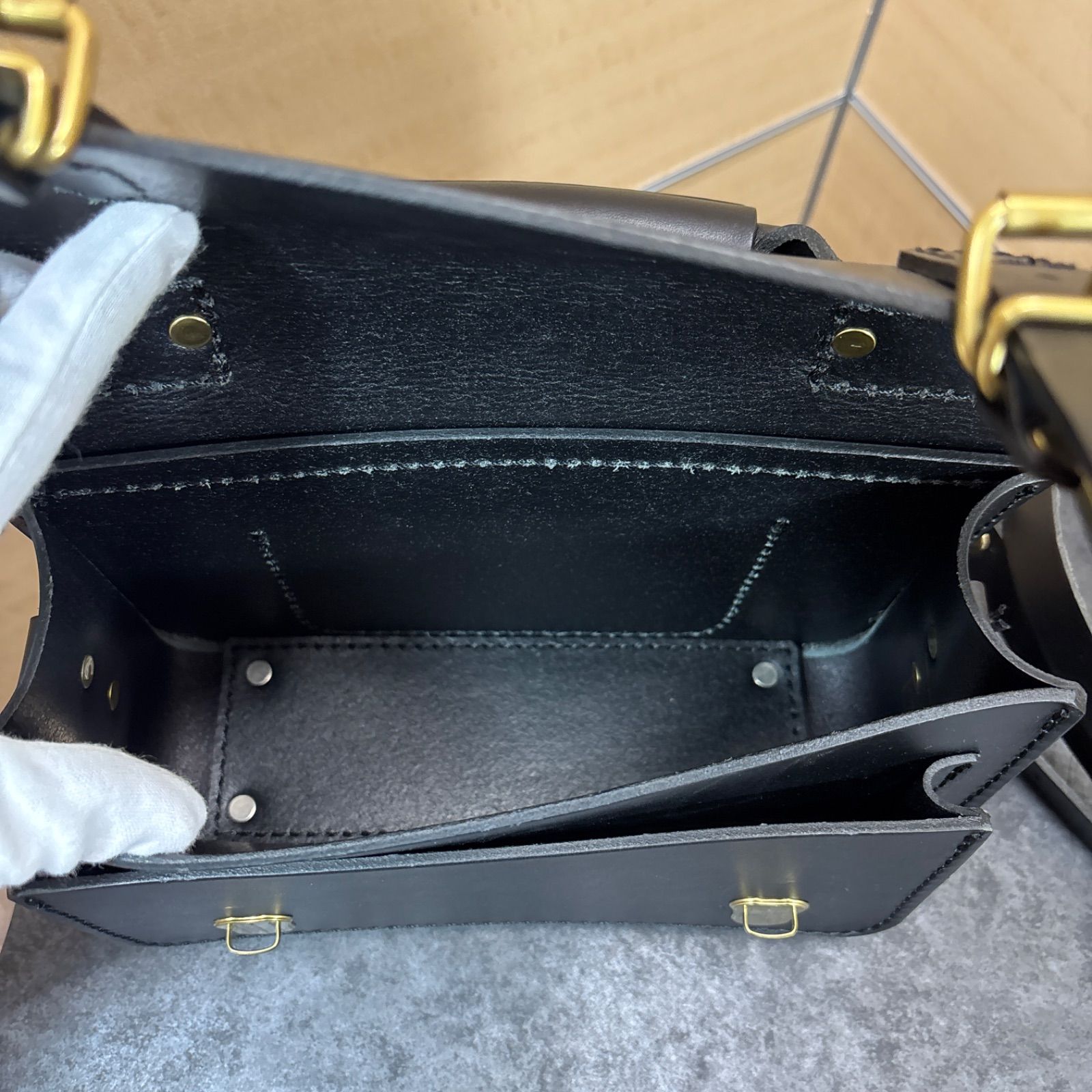 HERZ ヘルツ 樽型 ショルダーバック ハンドバック 2way ベルト付き 