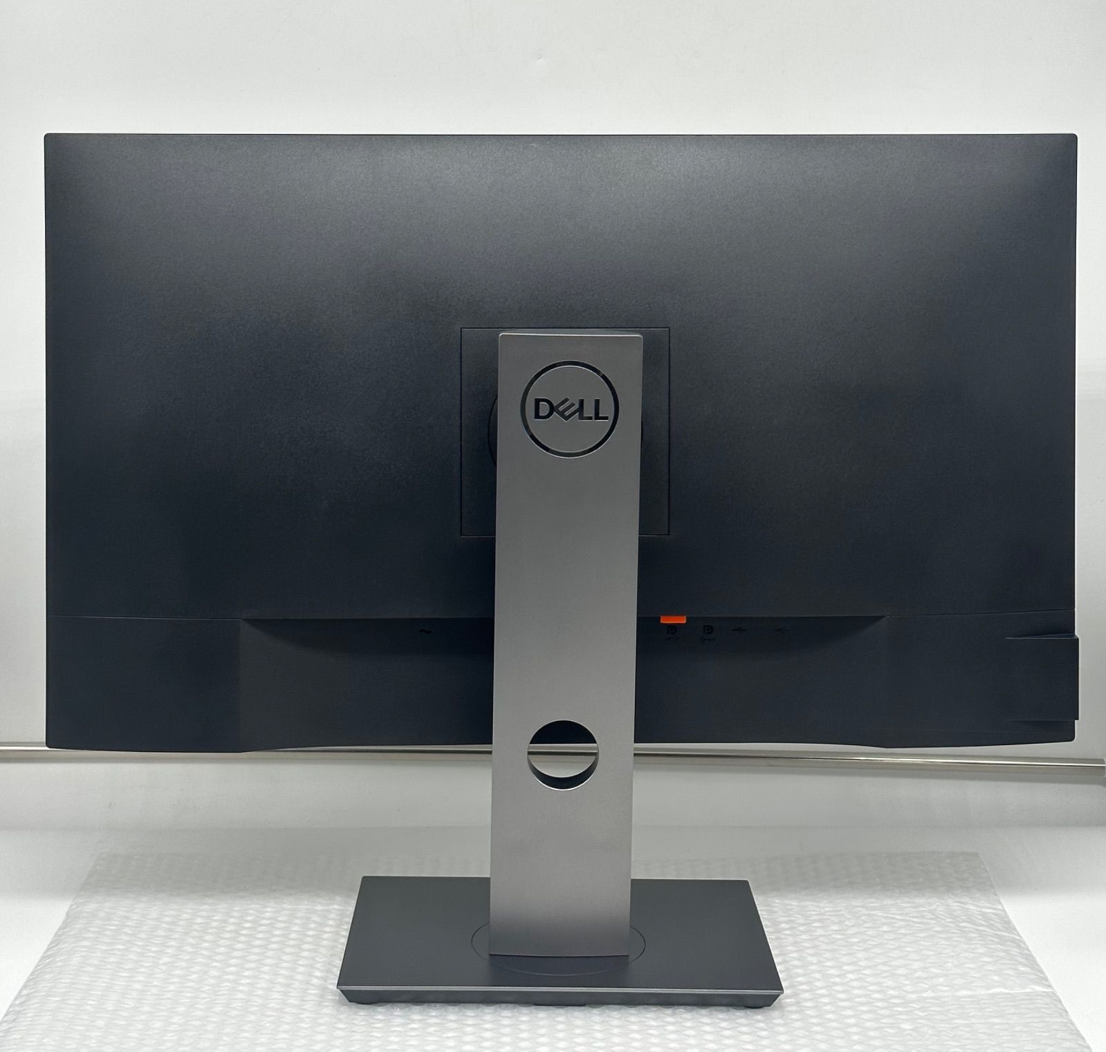 Dell P2720DC 27インチ ワイド QHD USB-C/LEDバックライト付液晶モニター 中古－良い  412