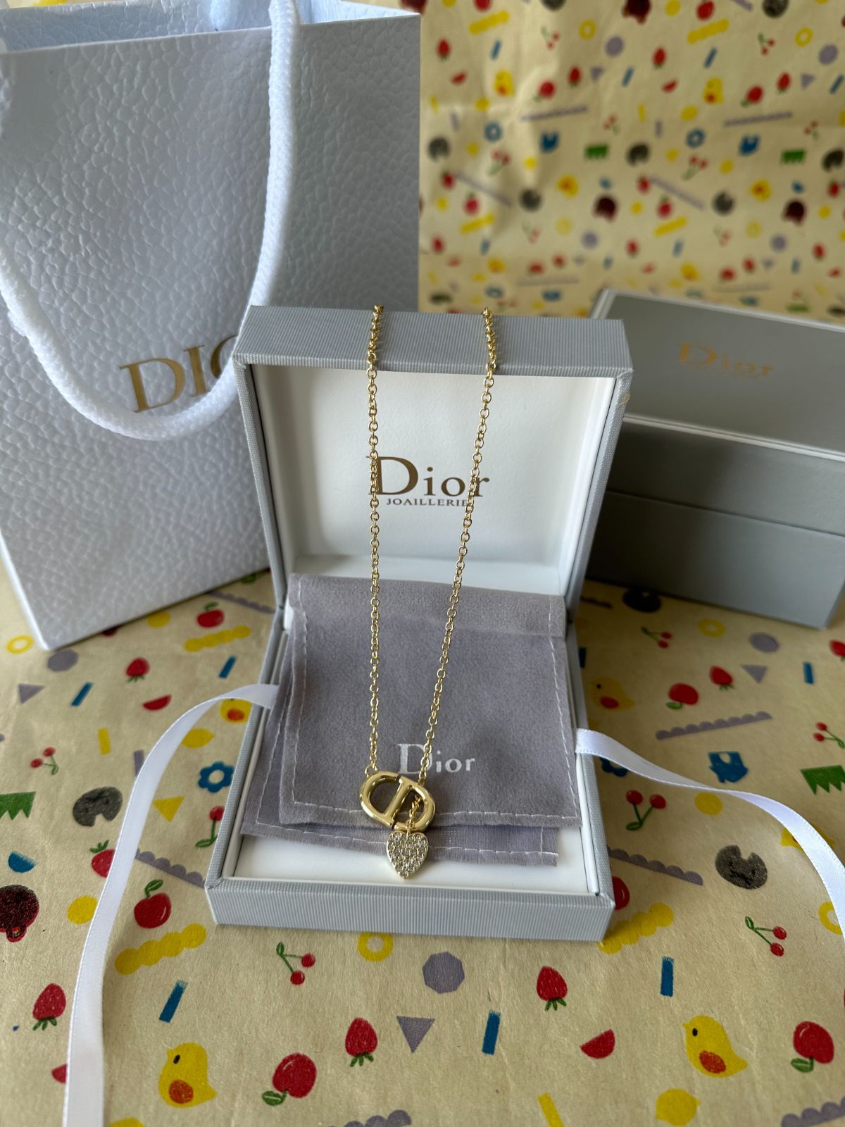 超人気✩Dior ゴールドネックレス ハートチャーム付き - メルカリ