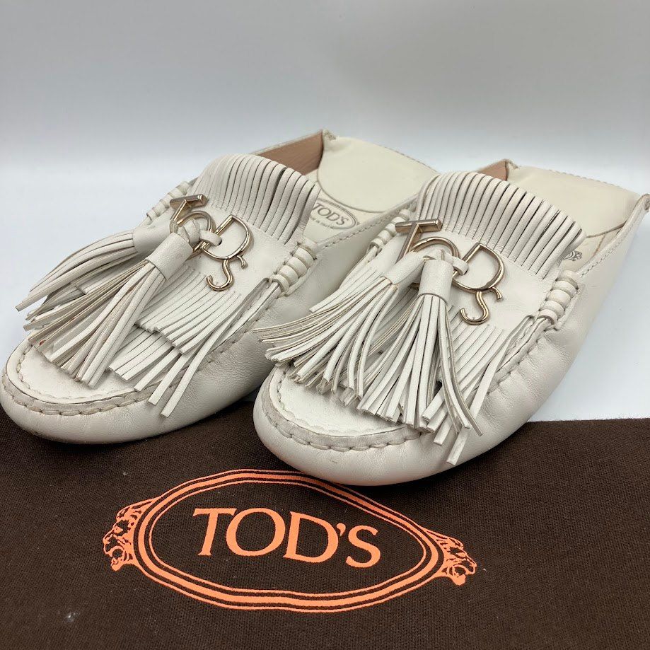 M*o様 TOD'S トッズ タッセル　ローファー 35 TOD's トッズ ローファー ホワイト タッセル サイズ 35 - メルカリ