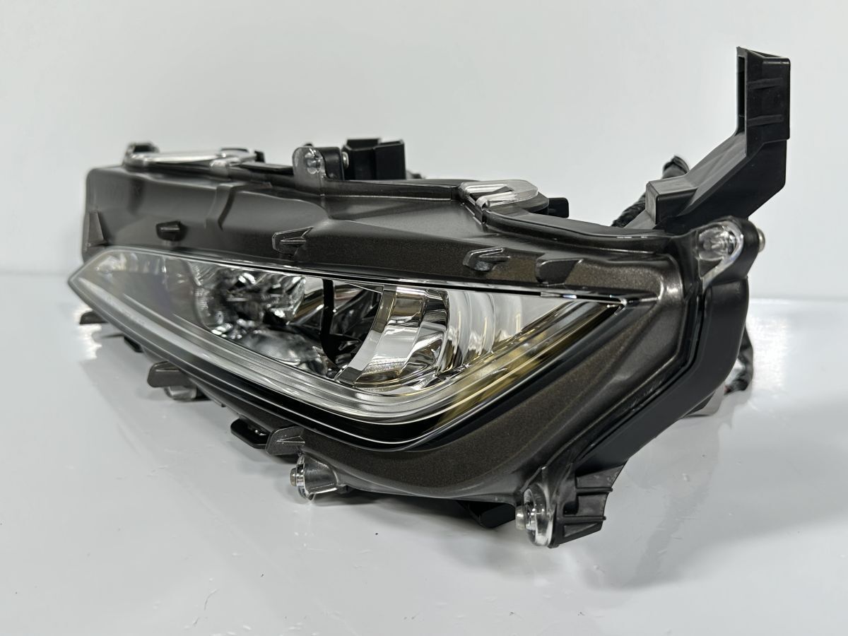 レクサス RX300 RX450 AGL20W GYL20W 後期 純正 左フォグランプ フォグライト LH 81220-48060 48-217 7 ジャンク 現状 補修用 管理25172