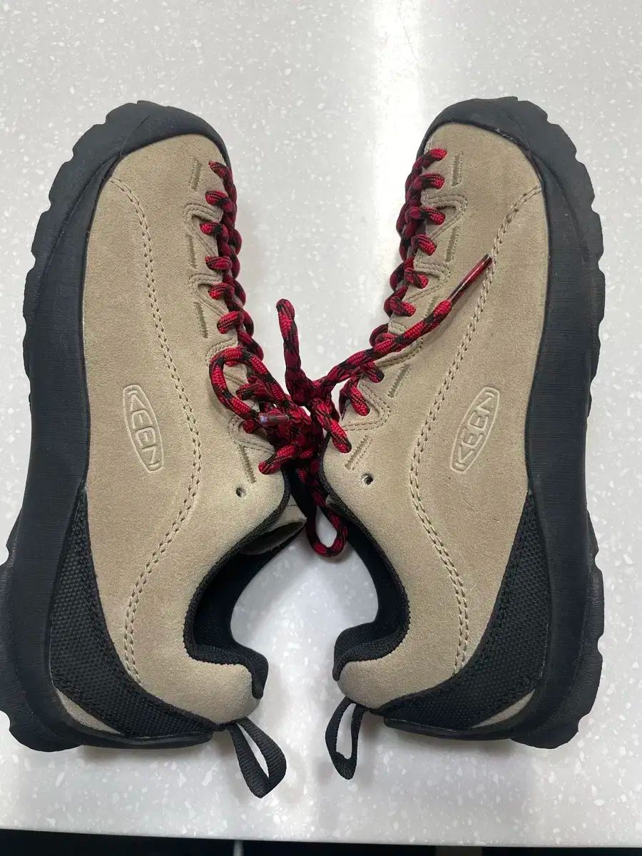 KEEN キーン ジャスパー 235