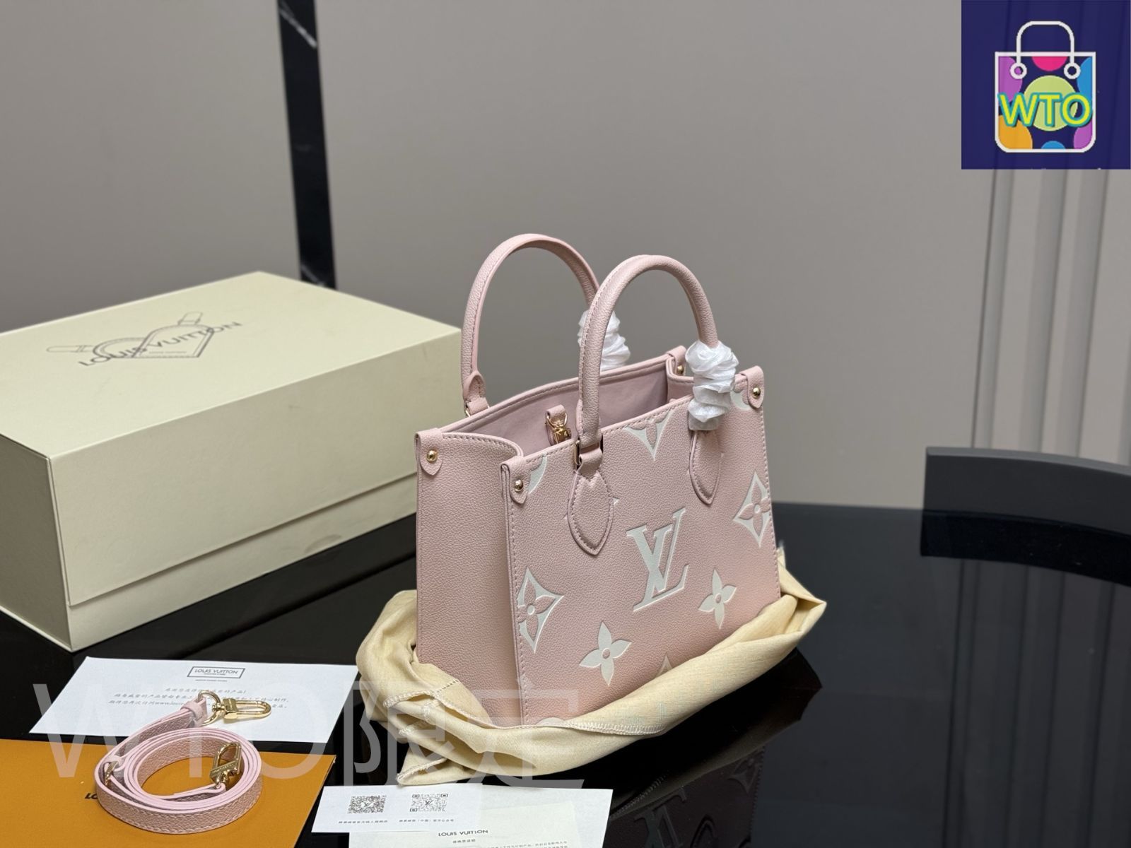 Louis Vuitton すぐ届く ドッグ・オンストラップ 送料込み Louis Vuitton すぐ届く ドッグ・オンストラップ 送料込み