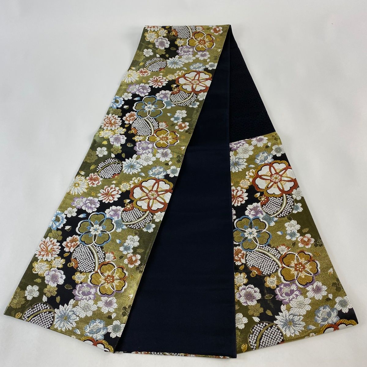 袋帯 美品 秀品 鈴 桜 唐織 箔 黒 六通 正絹 【中古】 - メルカリ