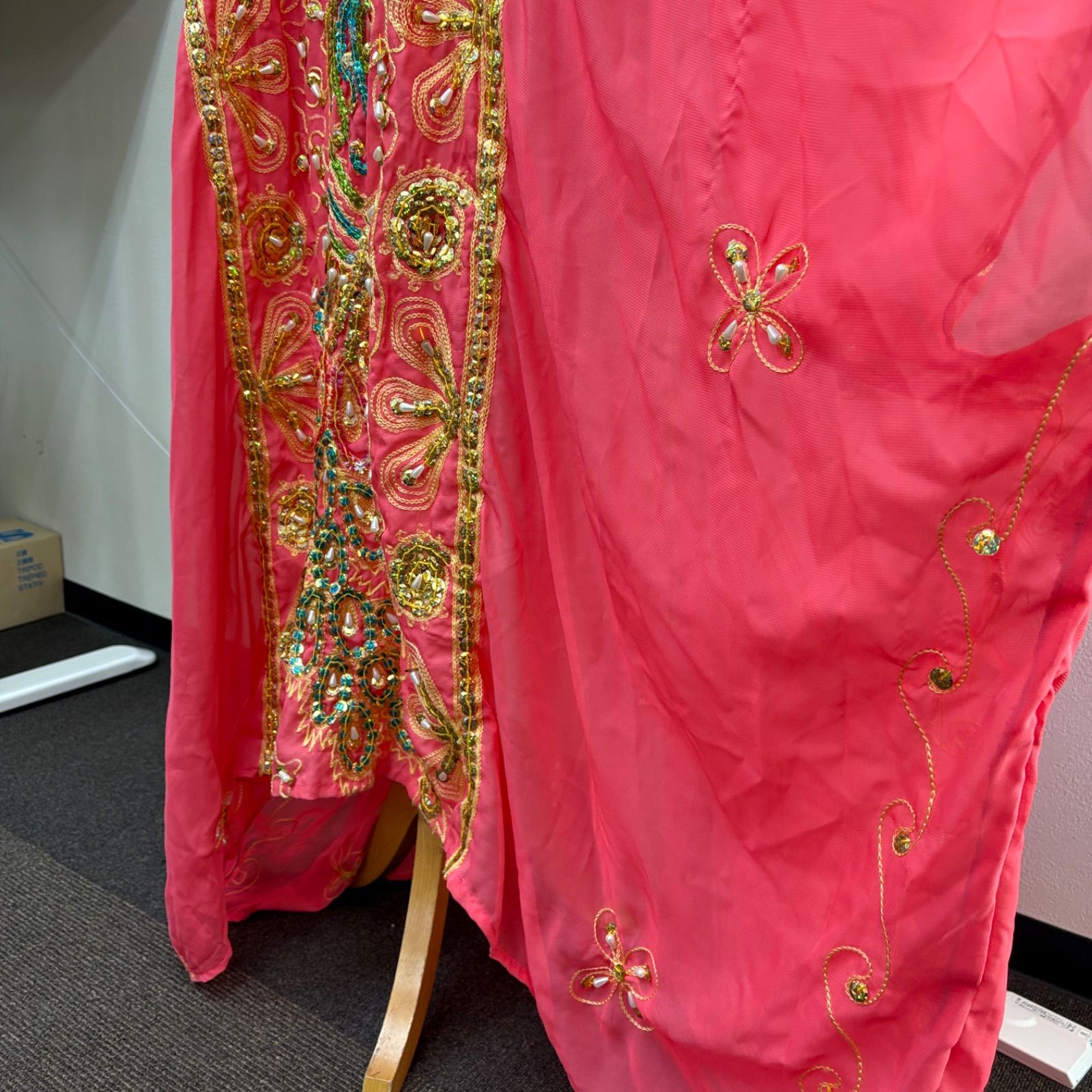 ベリーダンス ダンス衣装 ガラベーヤ コーラルピンク ゴールド