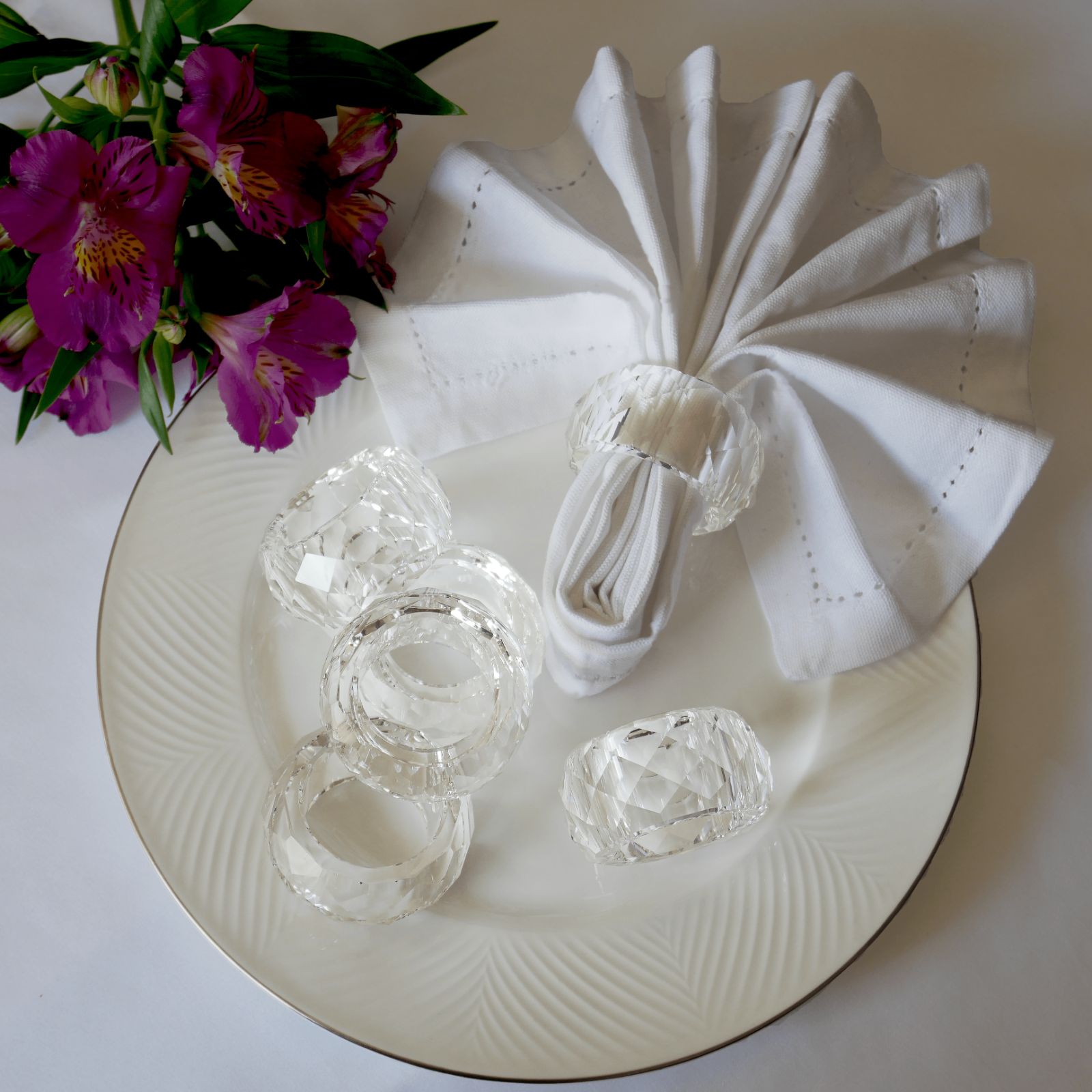 Palazzo パラッツォ クリスタル ナプキンリングセット クリア 6個組 6cm×3cm 華やかテーブル演出に最適 透明感あふれる輝き ギフト向け 結婚祝い 誕生日 記念日 新築祝い 引き出物におすすめ