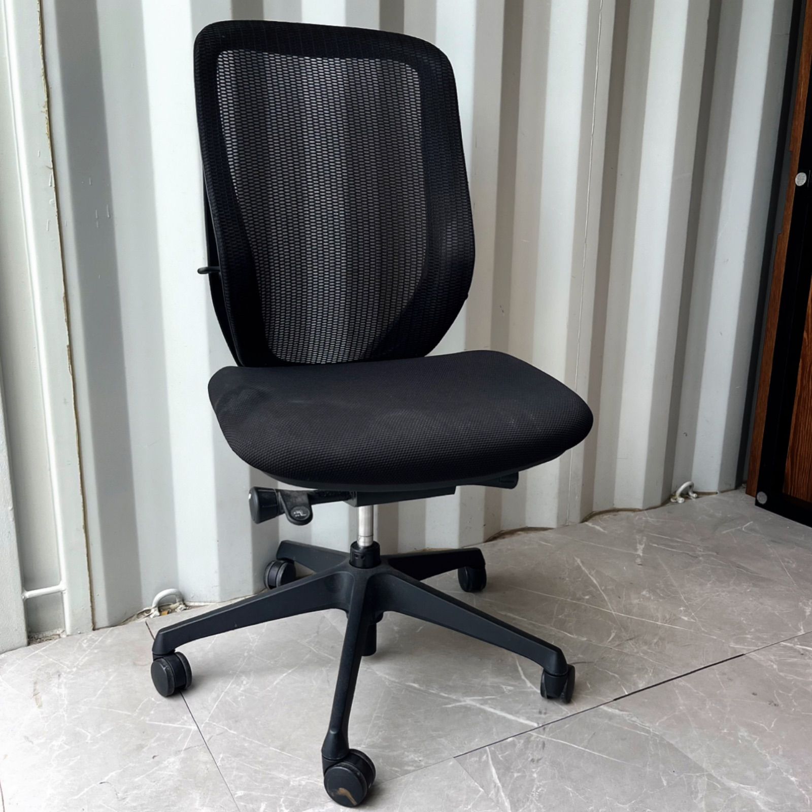 ハイバックブラックメッシュオフィスチェア