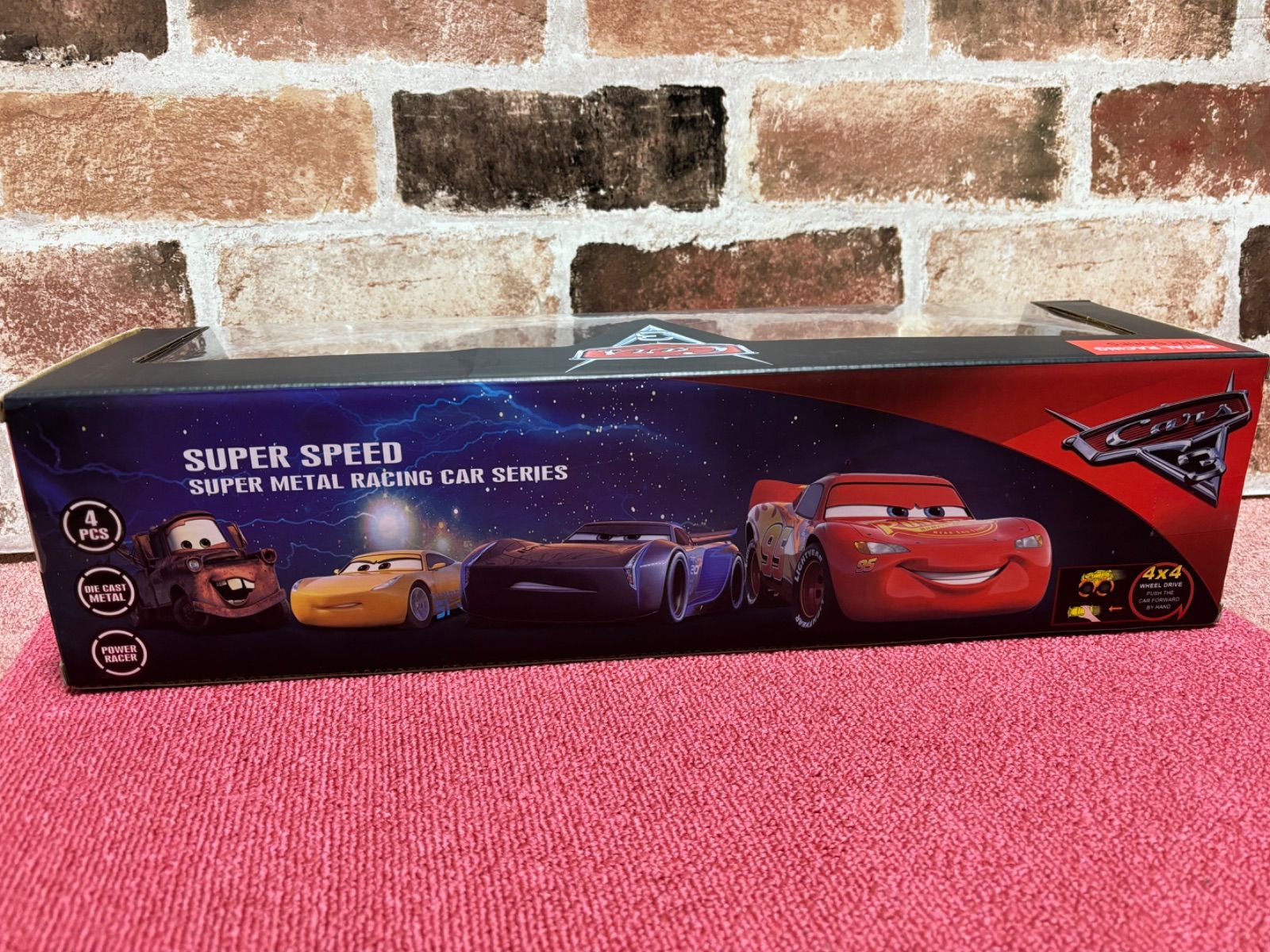 新品未使用　カーズ　モンスタートラック　4点セット　箱付き発送 送料込み 新品未使用 カーズ モンスタートラック 4点セット 箱