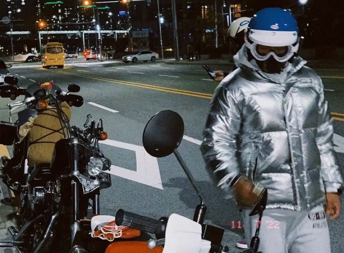 セール88STARTER&frasl;スターターロゴワンポイント スタンド STARTER(スターター) シルバー ダウンジャケット M