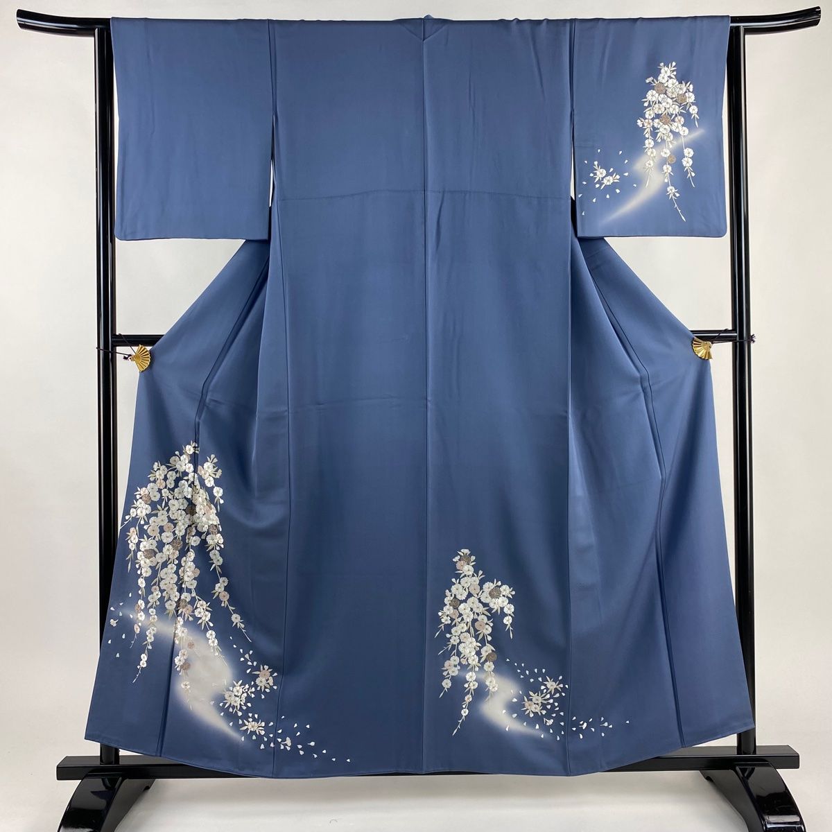 付下げ 身丈157.5cm 裄丈64cm M 袷 枝垂れ桜 花びら 刺繍 金糸 青灰色 正絹