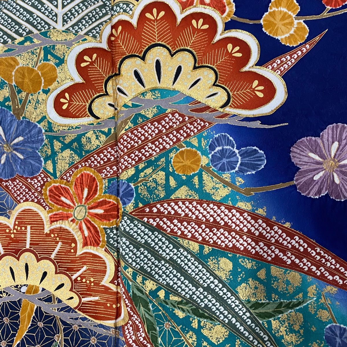 振袖 身丈162cm 裄丈62.5cm S 袷 松竹梅 麻の葉 金彩 絞り 藍色 正絹