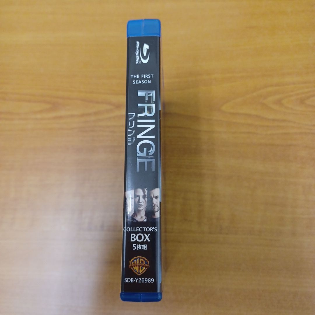 FRINGE フリンジ ファースト・シーズン コレクターズ・ボックス〈5+1枚〉 Amazon.co.jp: FRINGE / フリンジ 〈ファースト・シーズン