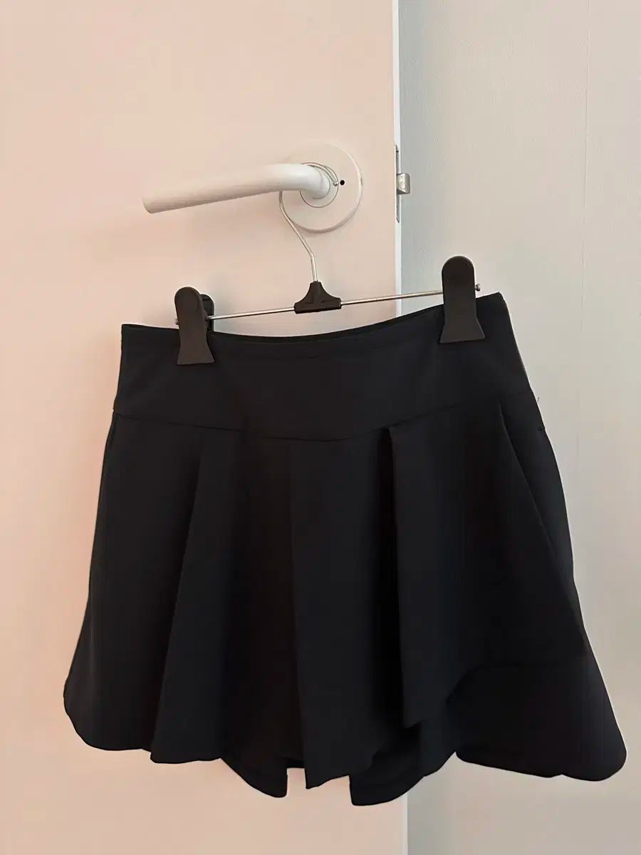 ヴィクラ プリーツ スカート 黒 トライアルグッズ