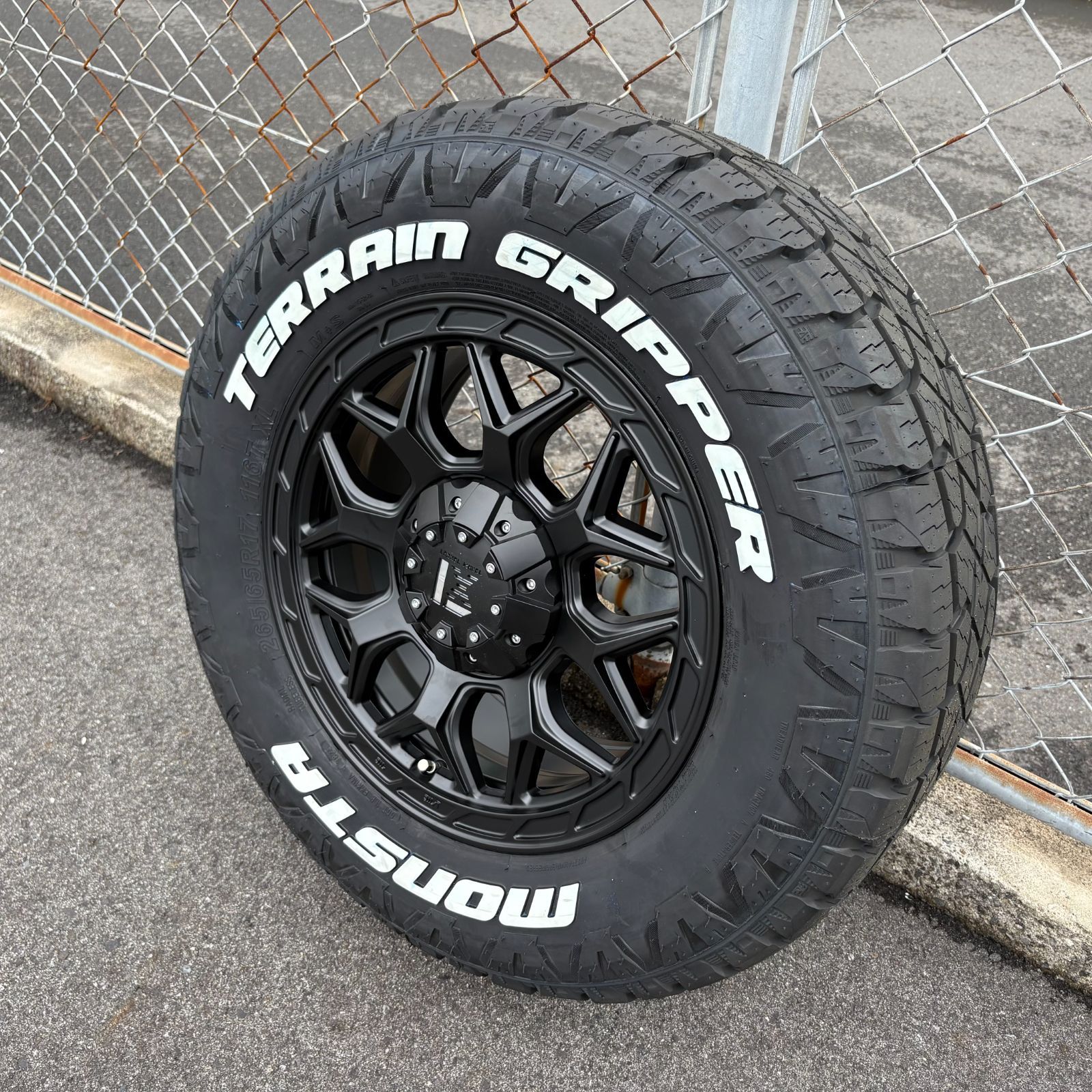 美品】ラングラー スタッドレス(ブリヂストン) 4本セット ジープ