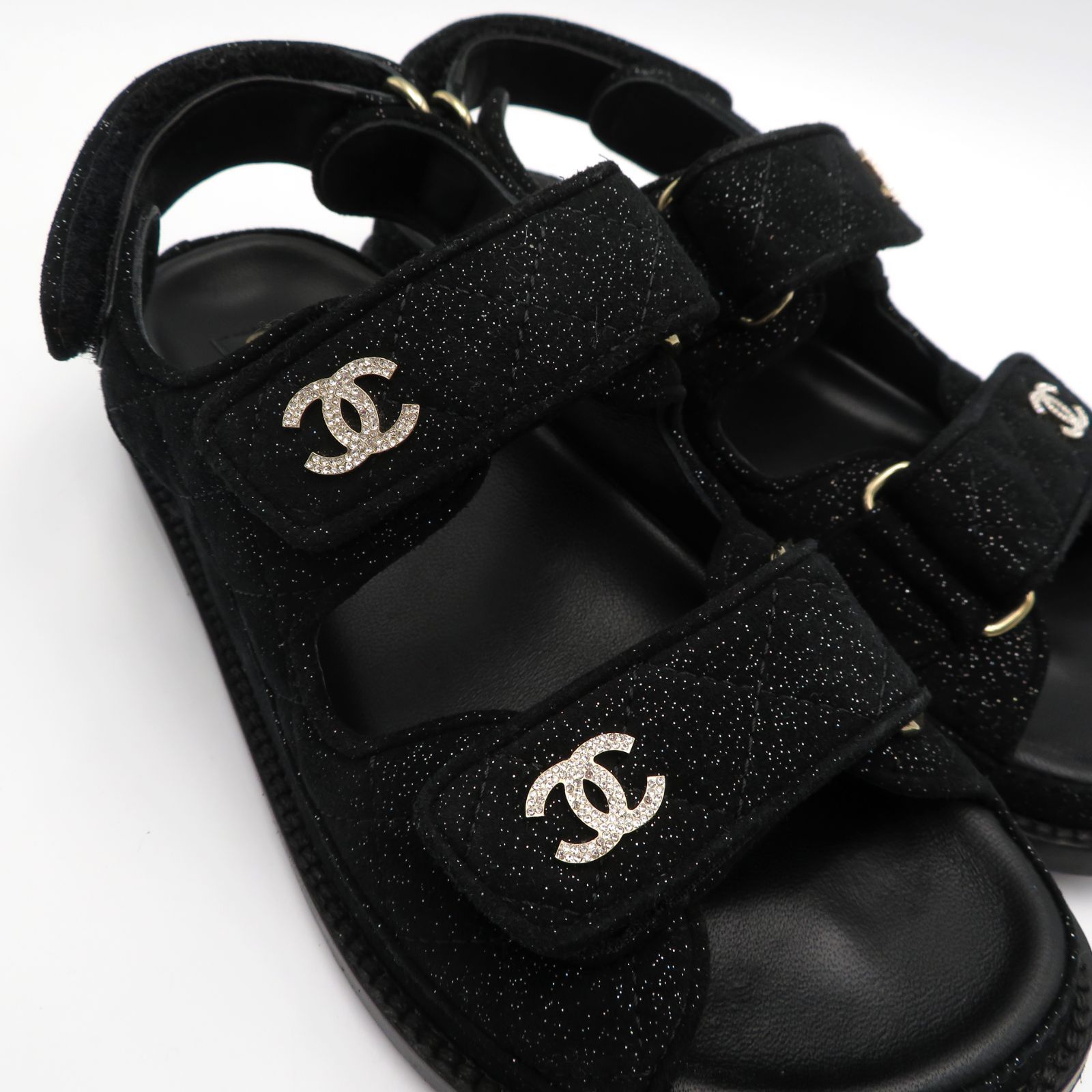 明日着 限定 キラキラCCマーク ウェッジソール サンダル CHANEL