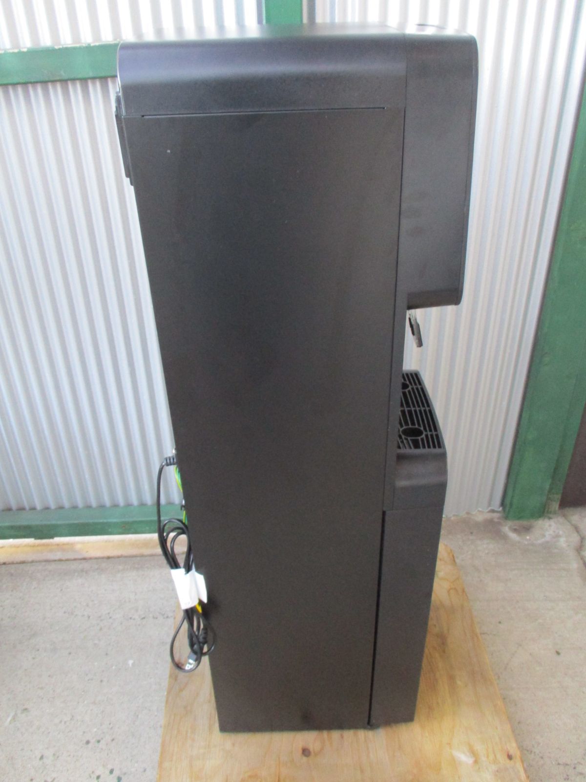 プレミアムウォーター ウォーターサーバーHC22D1L-PW-WB ① 2503