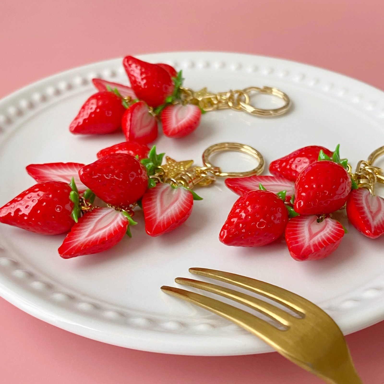 小さなチョコがけ苺ショルダー等 メルカリショップス 小さなチョコがけ