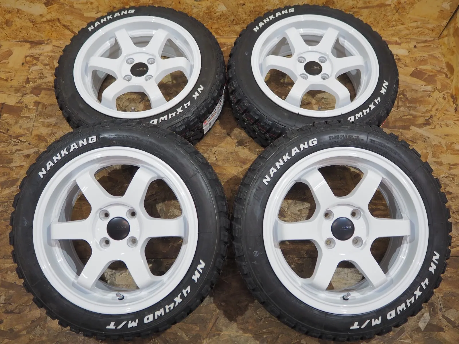 AKIRA様送料込み極上8~9分山 ピレリ 195/65R15 80系 ひろっ