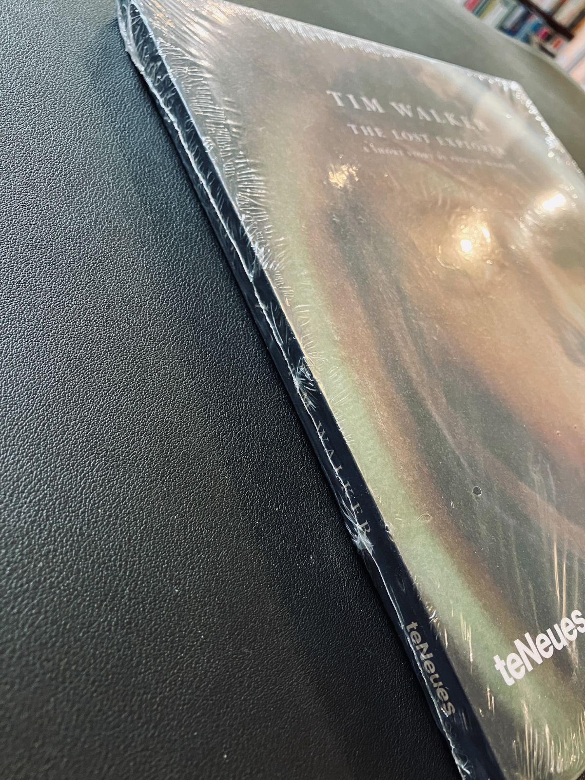 写真集　TIM WALKER  『THE LOST EXPLORER』 The Lost Explorer: Walker, Tim: 9783832794460: Amazon.com: Books