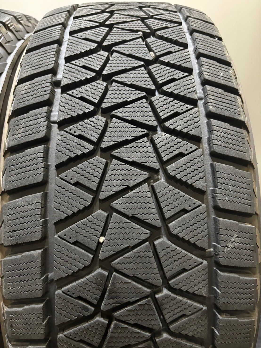 ★265/60R18 BRIDGESTONE/DM-V2 18年製 スタッドレス 4本 ブリヂストン ブリザック ランクル プラド ハイラックス Gクラス (南8-G561)