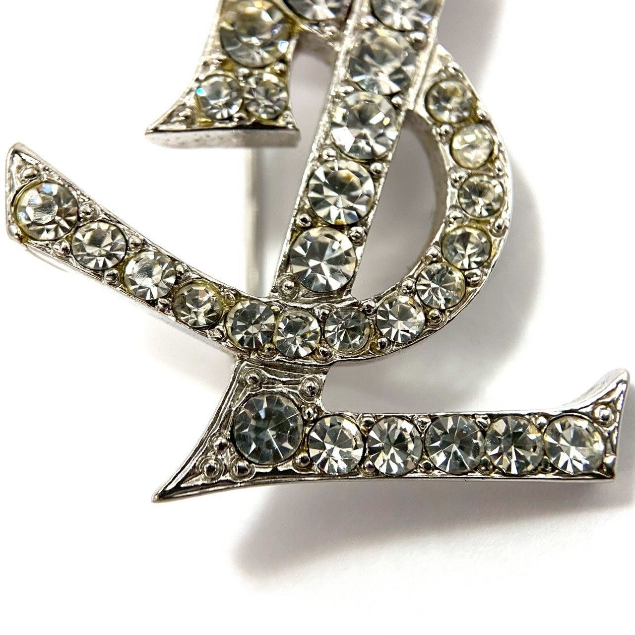 未使用級✨　YSL　イヴ・サンローラン　ブローチ　ラインストーン　ロゴ　971 未使用級✨ YSL イヴ・サンローラン ブローチ ラインストーン