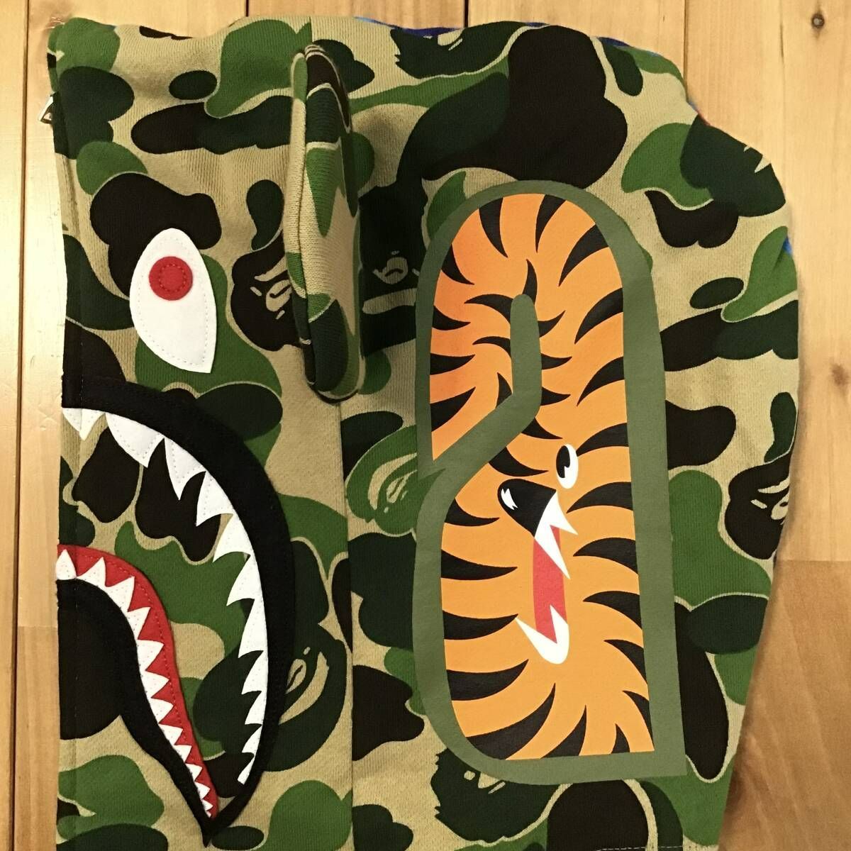 ☆新品 Mika Ninagawa BE@R シャーク パーカー Lサイズ shark ☆新品 Mika Ninagawa BE@R シャーク パーカー Lサイズ shark