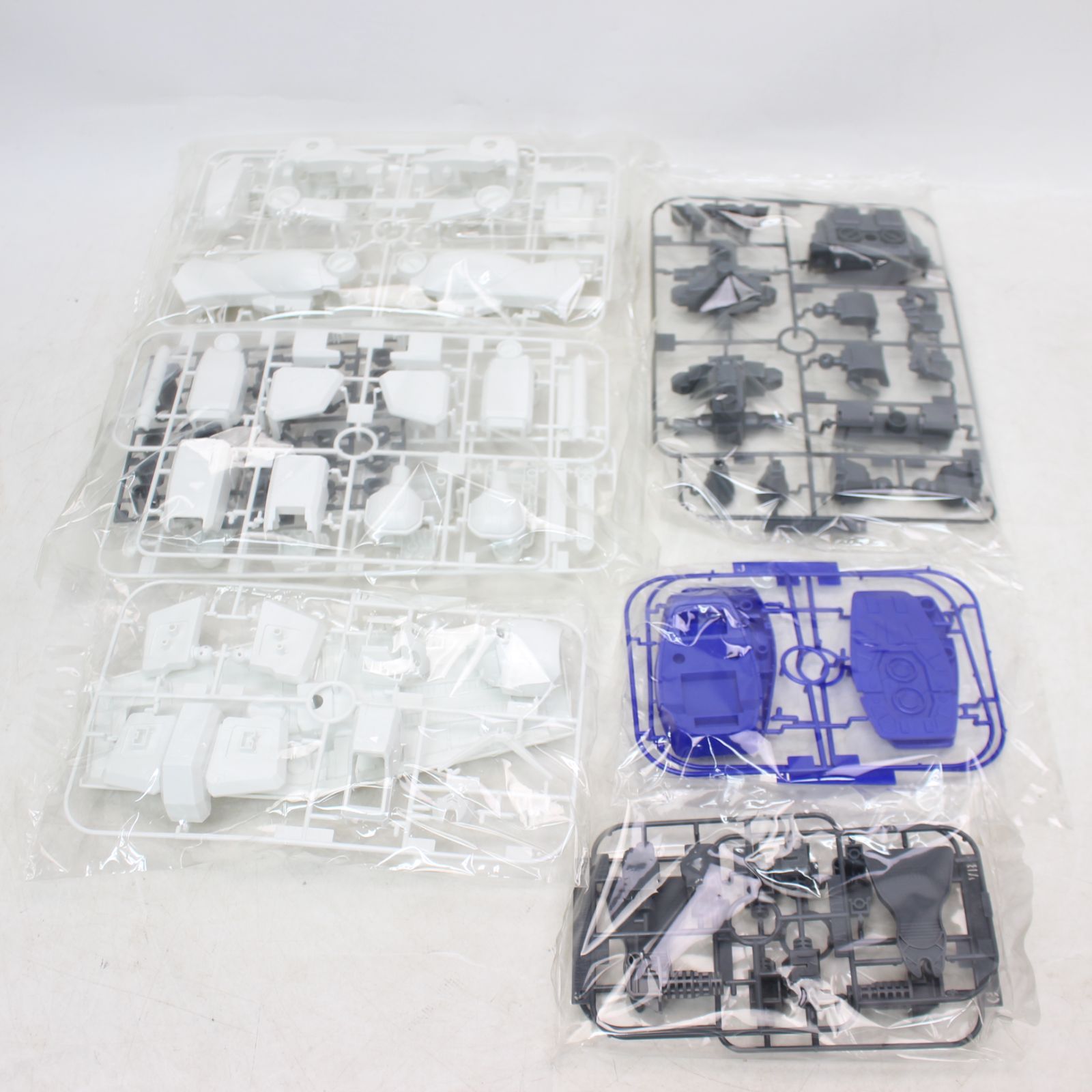 668 未組立 1|48 メガサイズモデル RX-78-2 ガンダム ANAオリジナルカラーVer. 搭乗者 ガンプラ