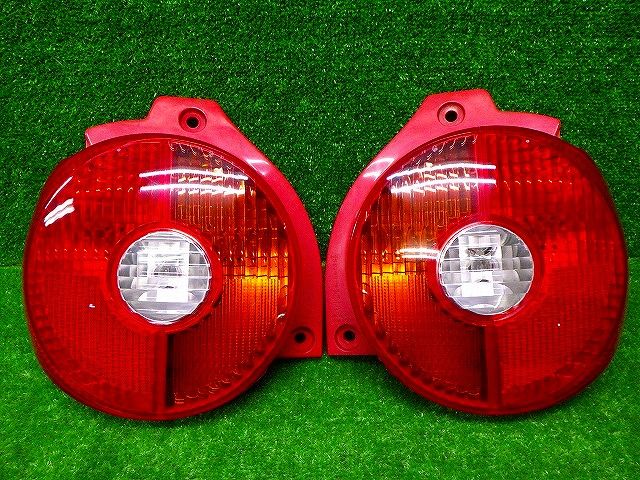 ダイハツ L550S L560S ムーヴラテ 前期 テールレンズ左右 D003 250206038