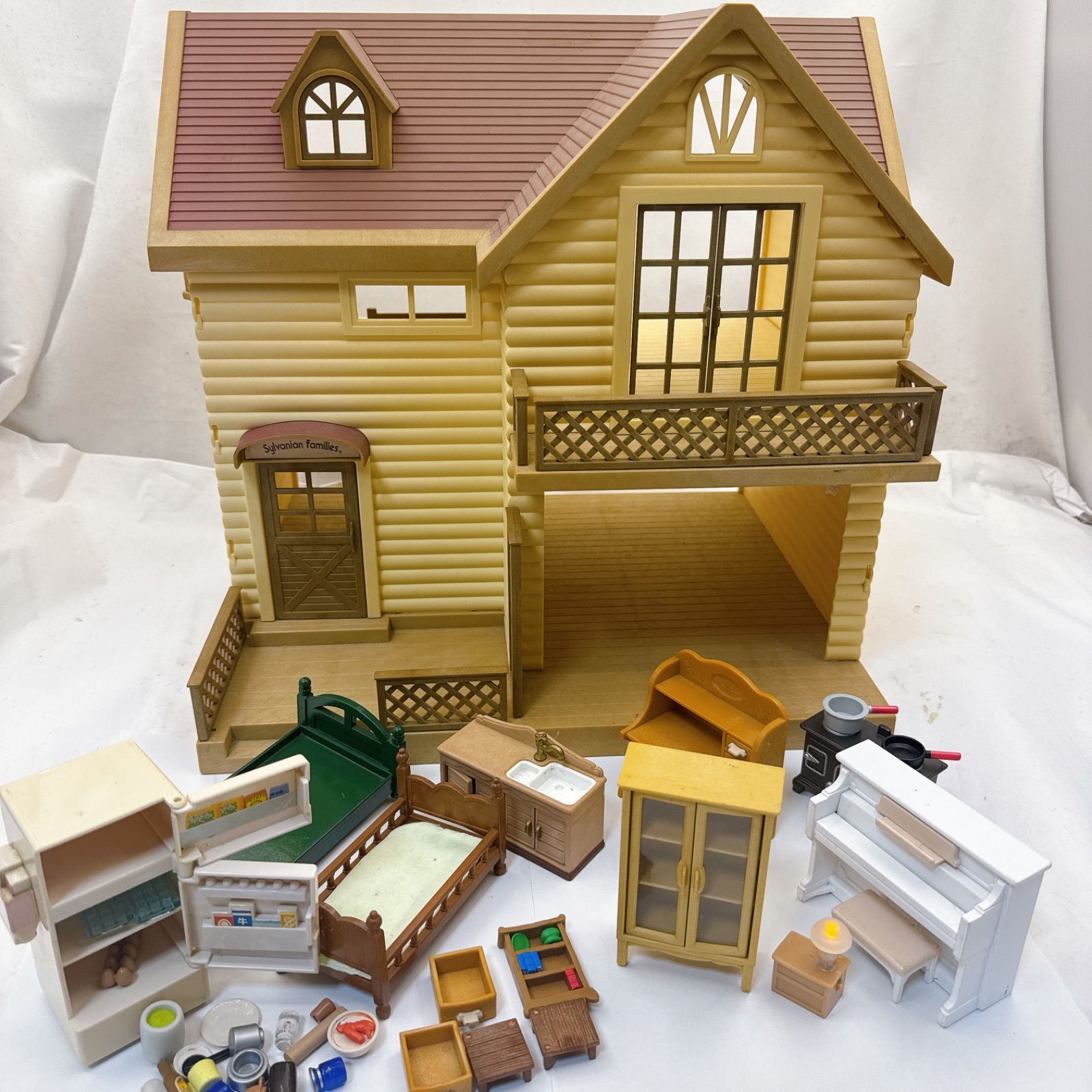 シルバニアファミリー　家　家具　小物　人形付き シルバニアファミリー - シルバニアファミリー 家 家具 小物 人形付き