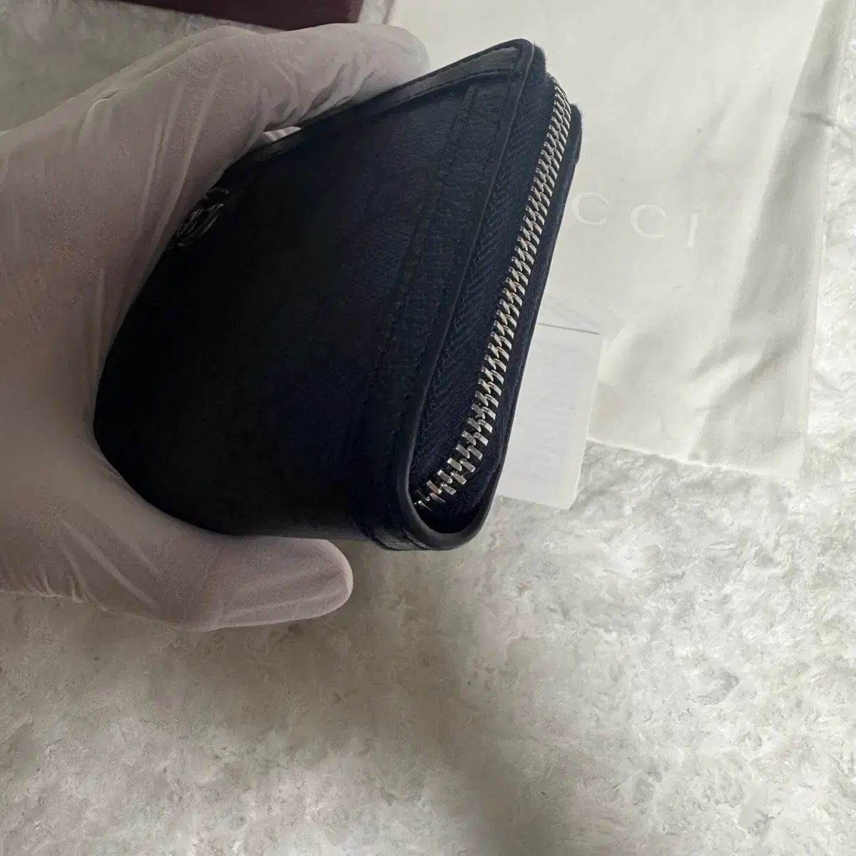 ラウンドファスナー 長財布
