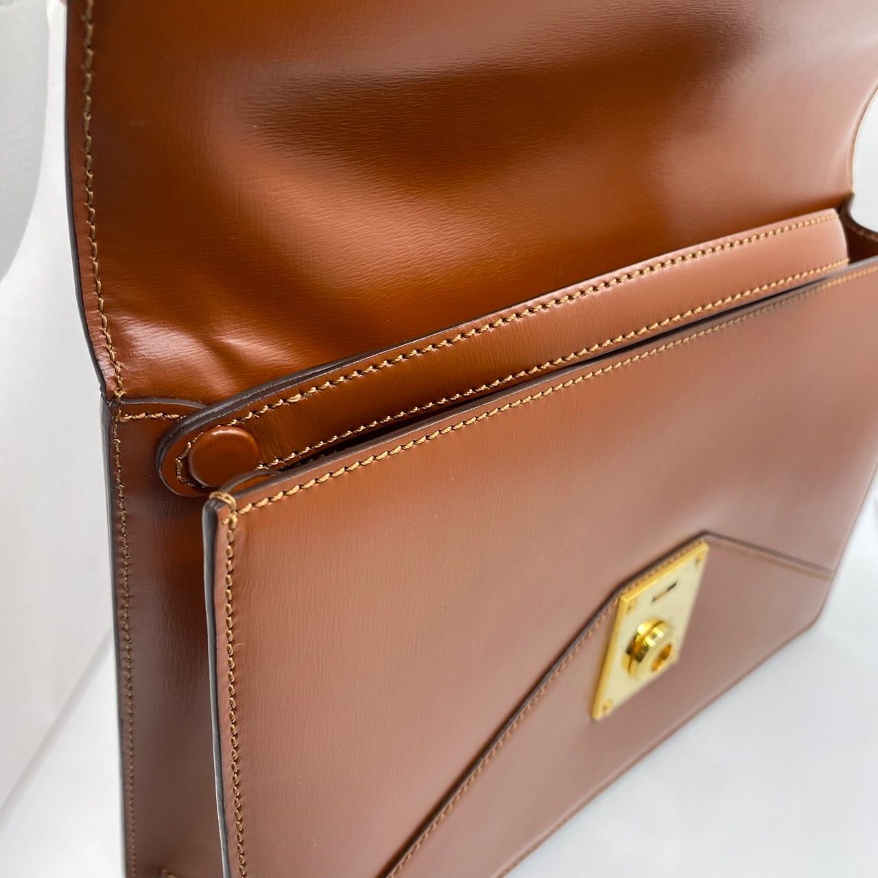 美品　LOEWE　ロエベ　アナグラム　キーロック　セカンドバッグ　クラッチ 美品 LOEWE ロエベ アナグラム セカンドバッグ クラッチバッグ