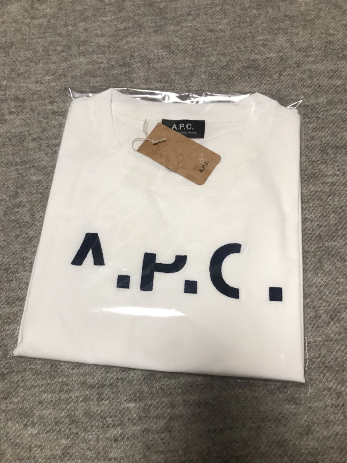 20%OFF】 A.P.C - A.P.C.欠けロゴ半袖Tシャツ(レディースM)apc