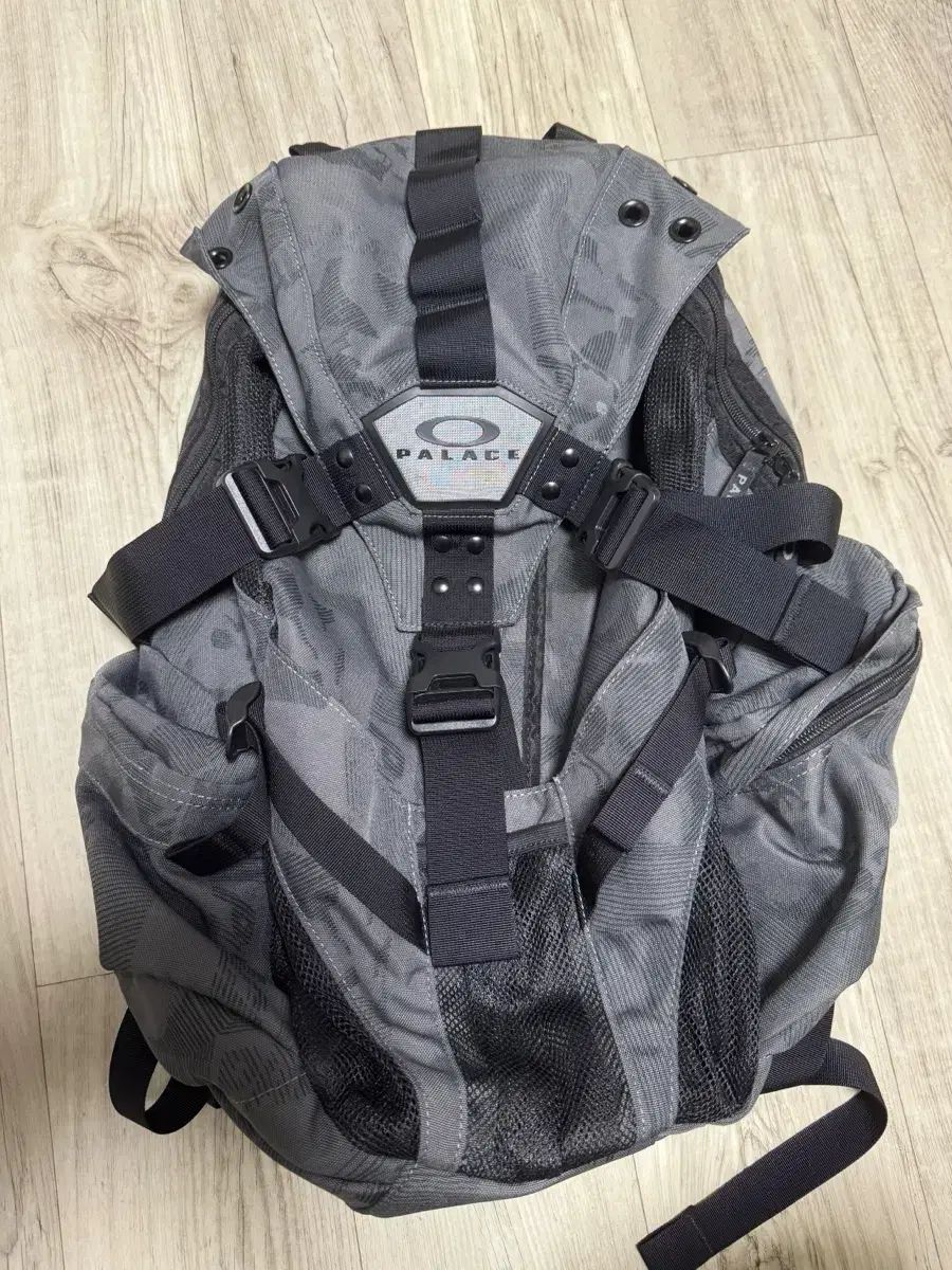 23ss 宮殿 OAKLEY オークリー 頭蓋骨 アイコンパック グレー ブラック リュック リュックサック