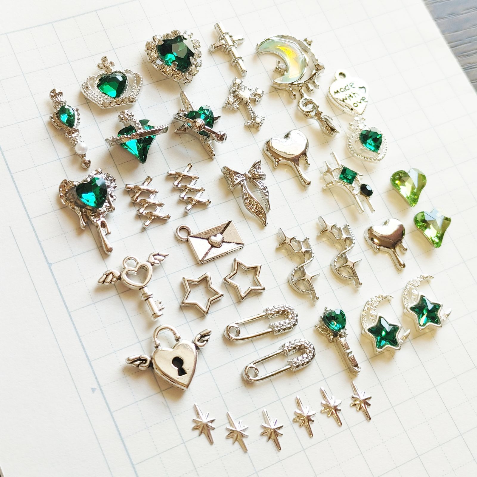 No.344 シルバー 緑 ネイルパーツ デコパーツ まとめ売り - メルカリ