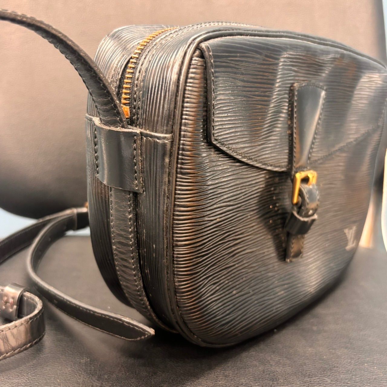 Louis Vuitton エピレザー ブラックショルダーバッグ 1093 【公式通販】