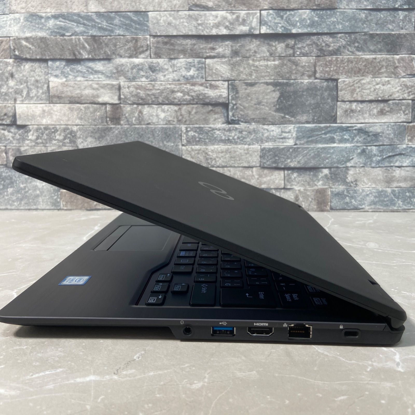 FUJITSU LIFEBOOK U749/A 中古パソコン Windows11 新品SSD搭載 第8世代