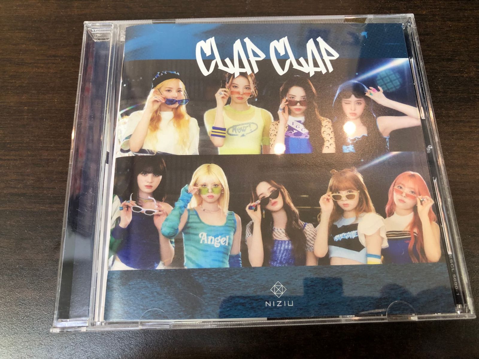 NiziU CLAP CLAP 直筆サイン入り CD Amazon.co.jp: CLAP CLAP (通常盤): ミュージック