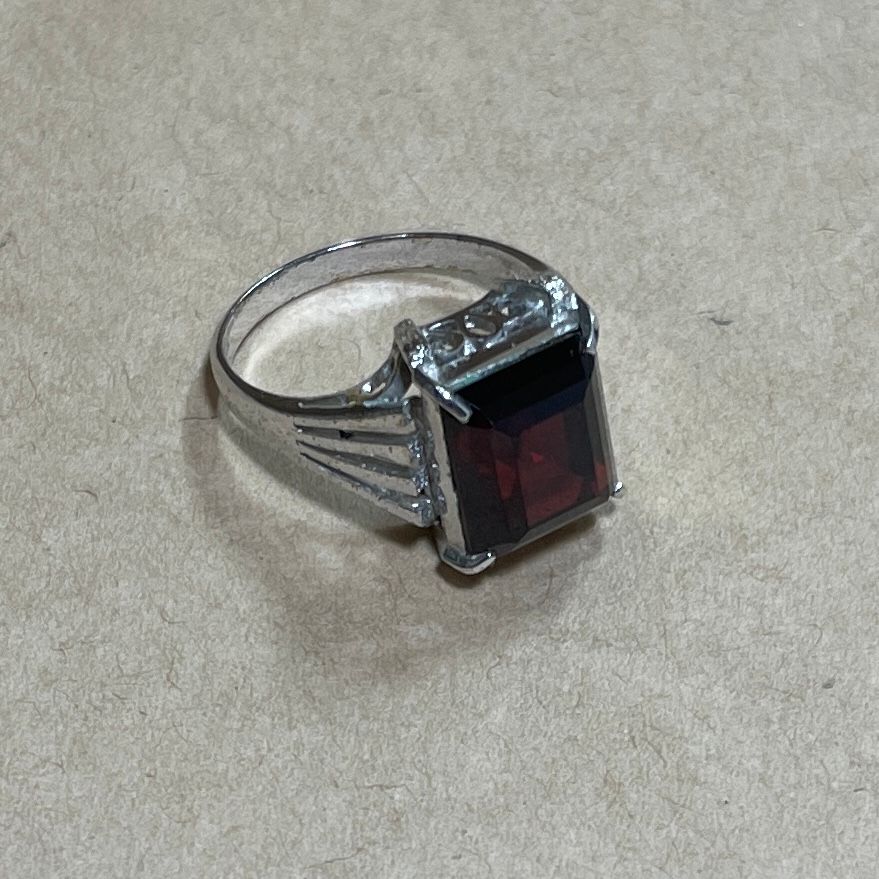 K14WG 刻印 指輪 ☆ K14WG刻印 14金 ホワイトゴールド 石付きデザインリング 赤石